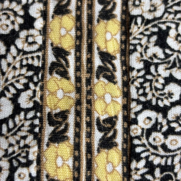 J. Jill Black White Yellow Floral Casual Peasant Relaxed Top Women's Size Medium - Picture 13 of 13